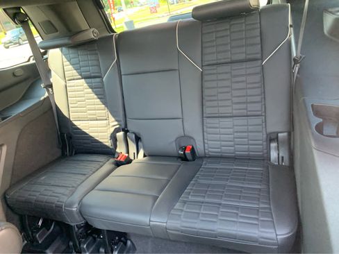 Used 2024 Cadillac Escalade Sport Platinum w/ LPO, ONYX Package AWD/4WD image 25