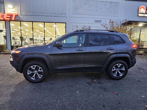 Used 2015 Jeep Cherokee Trailhawk w/ Leather Interior Group image 3