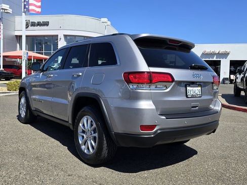 Used 2021 Jeep Grand Cherokee Laredo image 6