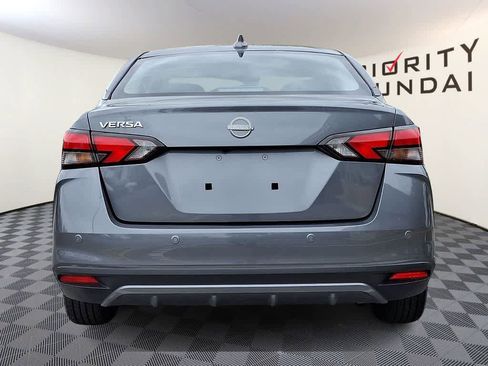 Used 2025 Nissan Versa SV FWD image 5