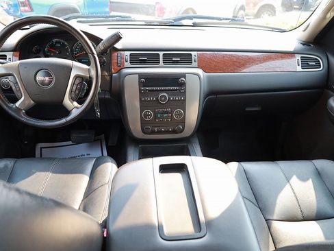 Used 2008 GMC Sierra 2500 SLT w/ Z71 Off-Road Package image 19