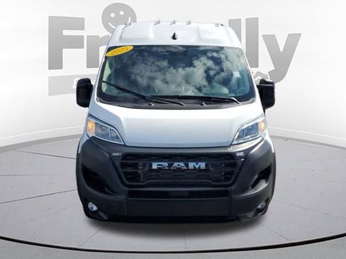 Used 2025 RAM ProMaster 2500 w/ Convenience Group FWD image 9