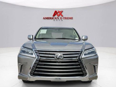 Used 2019 Lexus LX 570 4WD w/ Luxury Package image 9