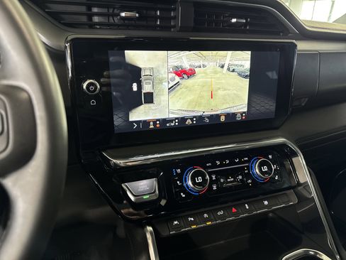 Used 2024 GMC Sierra 1500 Denali RWD image 27