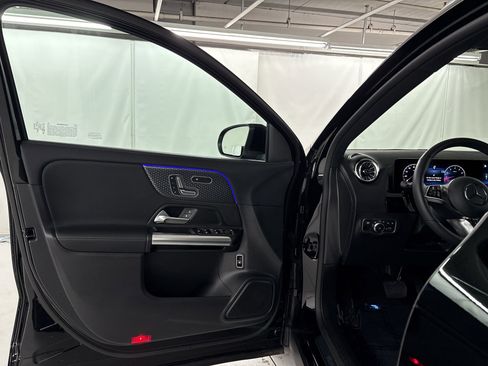 Certified 2025 Mercedes-Benz GLA 250 4MATIC image 21