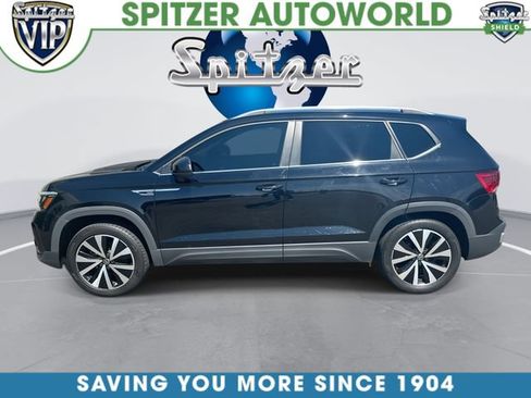 Used 2023 Volkswagen Taos SE w/ Panoramic Sunroof Package AWD/4WD image 6