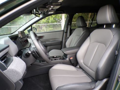 Used 2026 Subaru Outback Premium AWD/4WD image 13