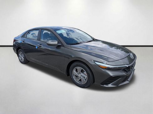 New 2026 Hyundai Elantra SE FWD image 1