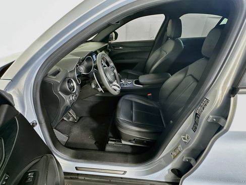 Used 2023 Alfa Romeo Stelvio Sprint RWD image 13