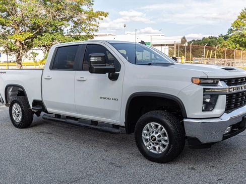 Used 2020 Chevrolet Silverado 2500 LT image 3