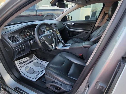 Used 2017 Volvo S60 T5 Dynamic image 11