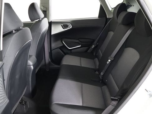 Used 2025 Kia Soul LX FWD image 30
