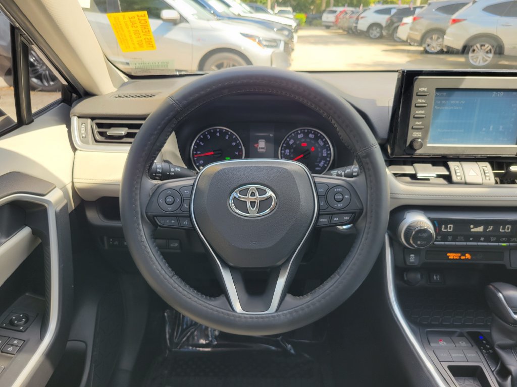 Used 2019 Toyota RAV4 XLE Premium FWD image 24
