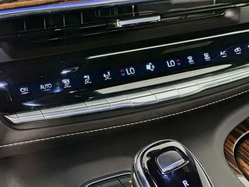 Used 2023 Cadillac Escalade ESV Premium Luxury image 24