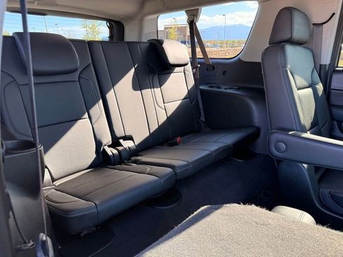 Used 2020 Chevrolet Suburban LT w/ Luxury Package AWD/4WD image 31
