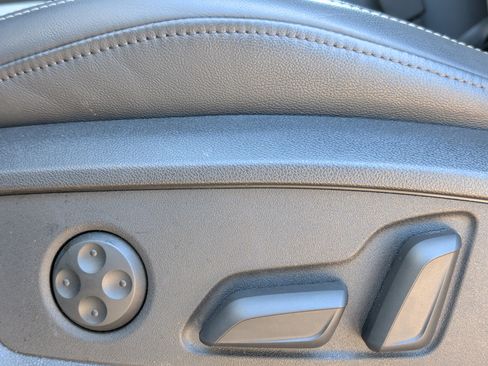 Certified 2024 Audi Q5 e Premium Plus w/ Premium Plus Package image 32