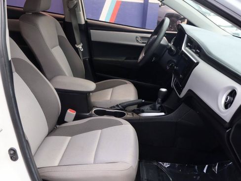 Used 2018 Toyota Corolla LE FWD image 14