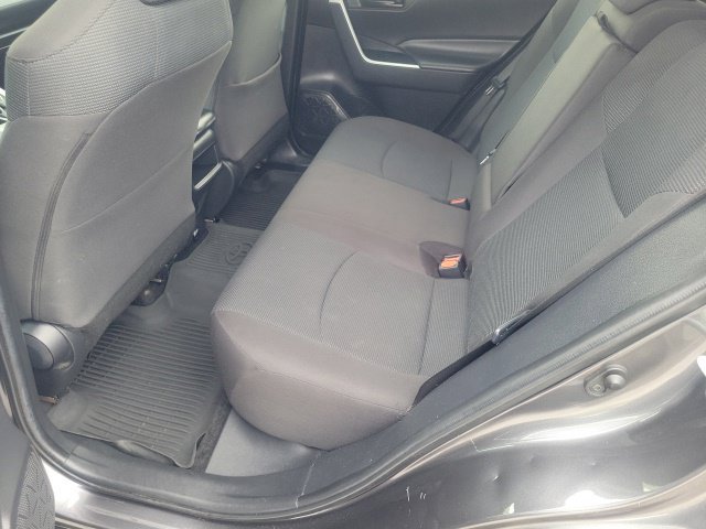 Used 2021 Toyota RAV4 LE FWD image 14