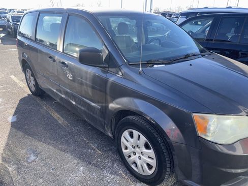 Used 2015 Dodge Grand Caravan American Value Package w/ UConnect Hands-Free Group image 4