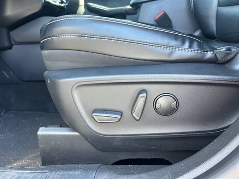Used 2025 Ford Escape Platinum AWD/4WD image 24