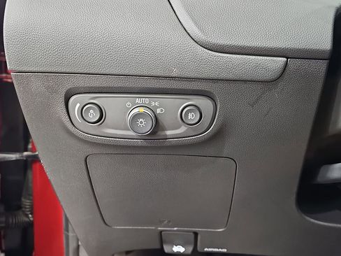 Certified 2023 Buick Encore GX Essence w/ Experience Buick Package FWD image 31
