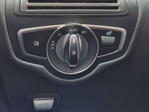 Used 2023 Mercedes-Benz GLC 300 4MATIC Coupe image 21