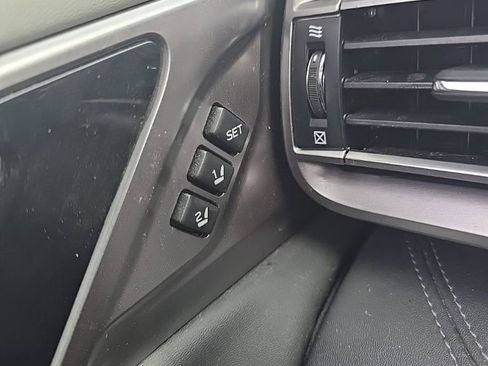 Used 2025 Subaru Outback Limited AWD/4WD image 18
