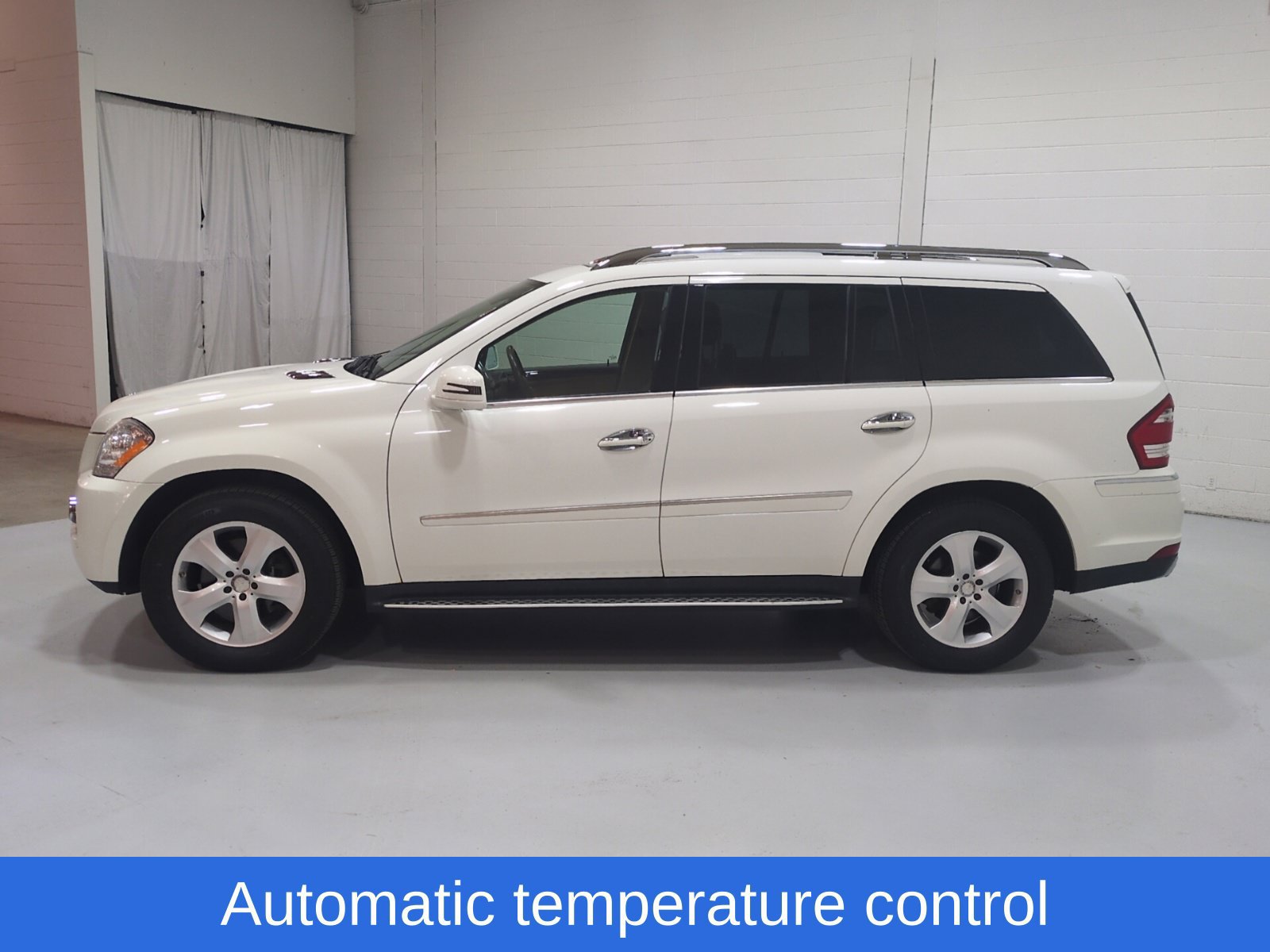 Used 2011 Mercedes-Benz GL 450 4MATIC image 6