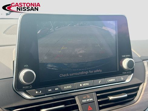 Used 2025 Nissan Altima 2.5 SV FWD image 17