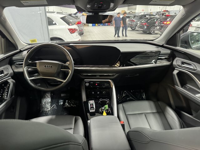 Used 2025 Audi Q5 Premium w/ Convenience Package AWD/4WD image 13