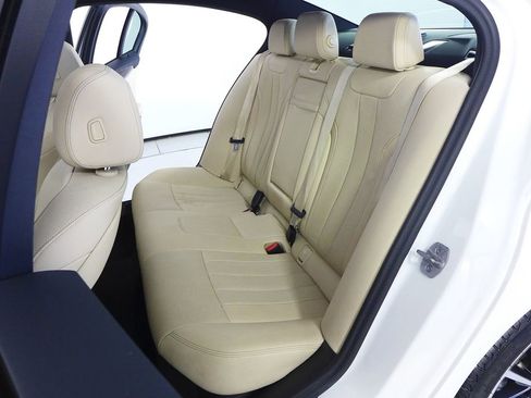 Used 2023 BMW 530e 530e iPerformance w/ Convenience Package image 21