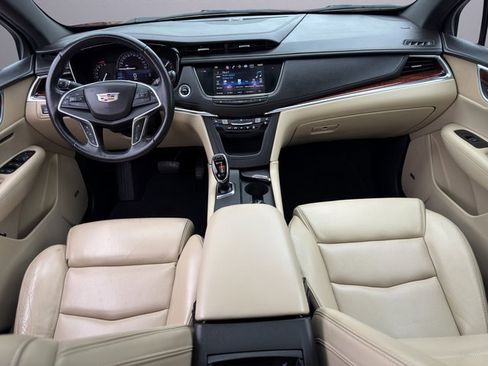 Used 2017 Cadillac XT5 Premium Luxury image 18