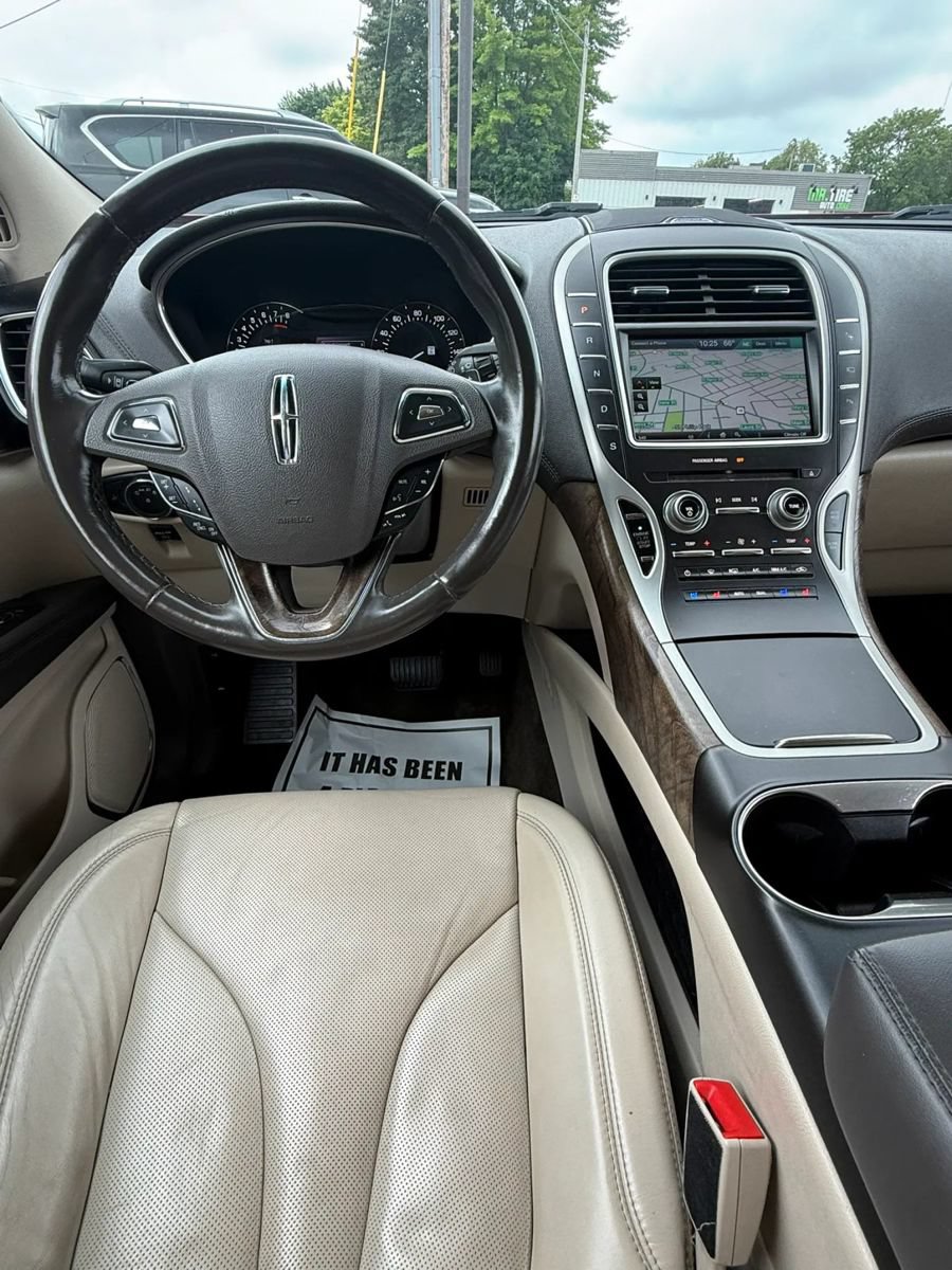 Used 2016 Lincoln MKX Reserve w/ Technology Package AWD/4WD image 39