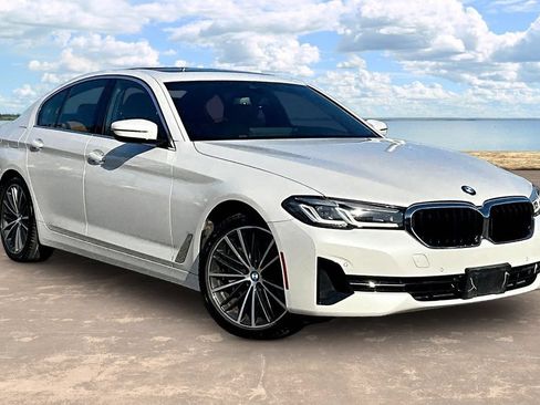 Used 2023 BMW 530i w/ Premium Package RWD image 3