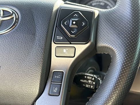 Used 2022 Toyota Tacoma TRD Off-Road AWD/4WD image 28