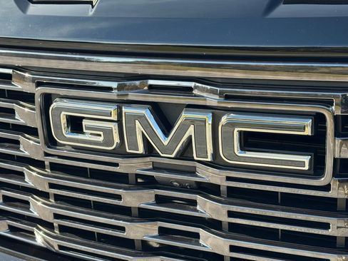 Used 2025 GMC Sierra 1500 Denali Ultimate image 8