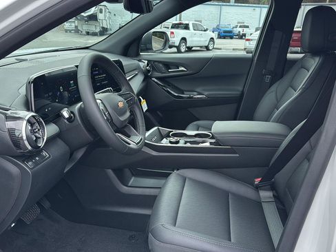 New 2026 Chevrolet Equinox LT w/ Convenience Package II image 8