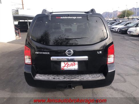 Used 2008 Nissan Pathfinder LE w/ Navigation Pkg image 7