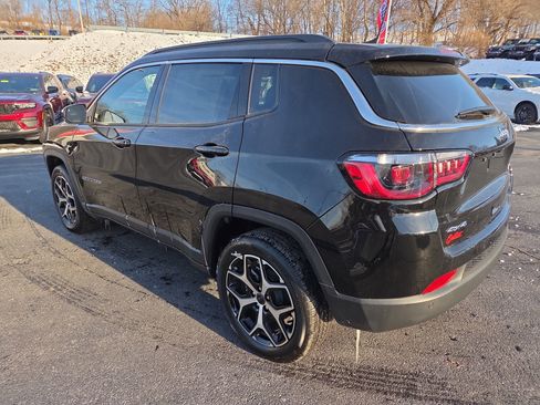 New 2026 Jeep Compass Limited AWD/4WD image 3