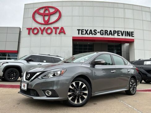 Used 2019 Nissan Sentra SR FWD image 2