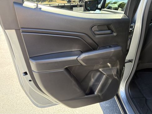 Used 2025 Chevrolet Colorado W/T image 21