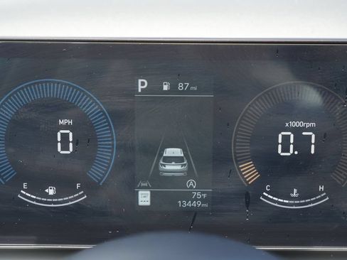 Certified 2025 Hyundai Tucson SE FWD image 27