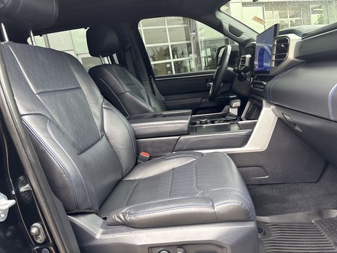 Used 2025 Toyota Tundra Platinum AWD/4WD image 28