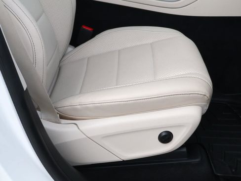 Used 2022 Mercedes-Benz GLE 350 w/ Premium Package image 19