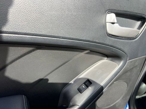 Used 2017 Kia Forte LX image 32