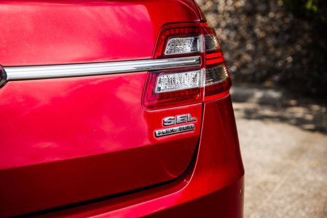 Used 2017 Ford Taurus SEL FWD image 27