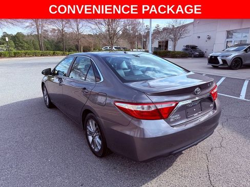 Used 2016 Toyota Camry SE w/ Moonroof Package image 6