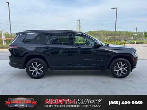 Used 2025 Jeep Grand Cherokee L Limited AWD/4WD image 23