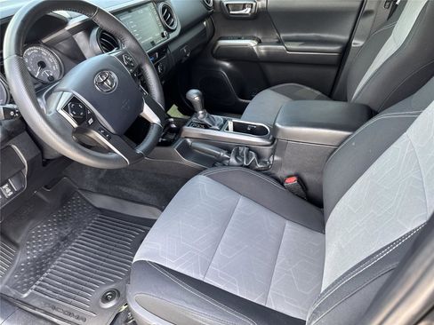 Used 2023 Toyota Tacoma TRD Off-Road w/ Advanced Technology Package AWD/4WD image 10