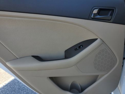 Used 2015 Kia Optima LX image 12